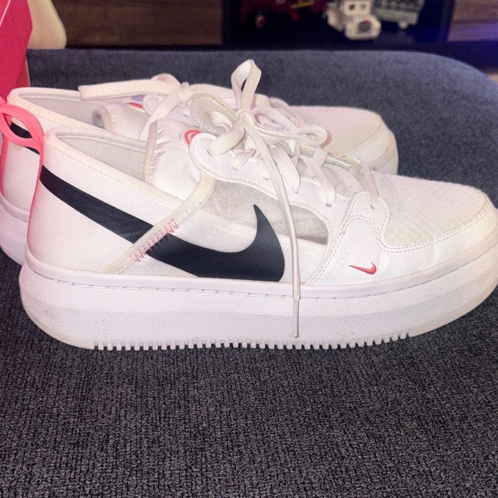 Womens Nike Court Vision Alta white/ sea coral Size 11